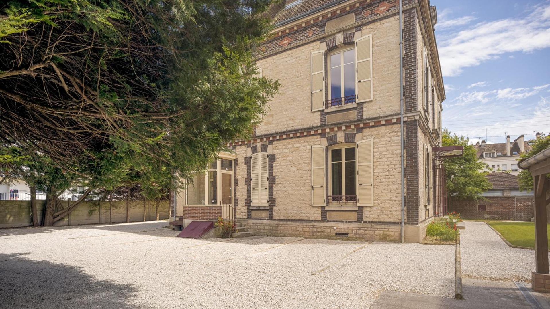 Bonappart 4 - Charme Napoleonien & Confort Troyes Exterior photo