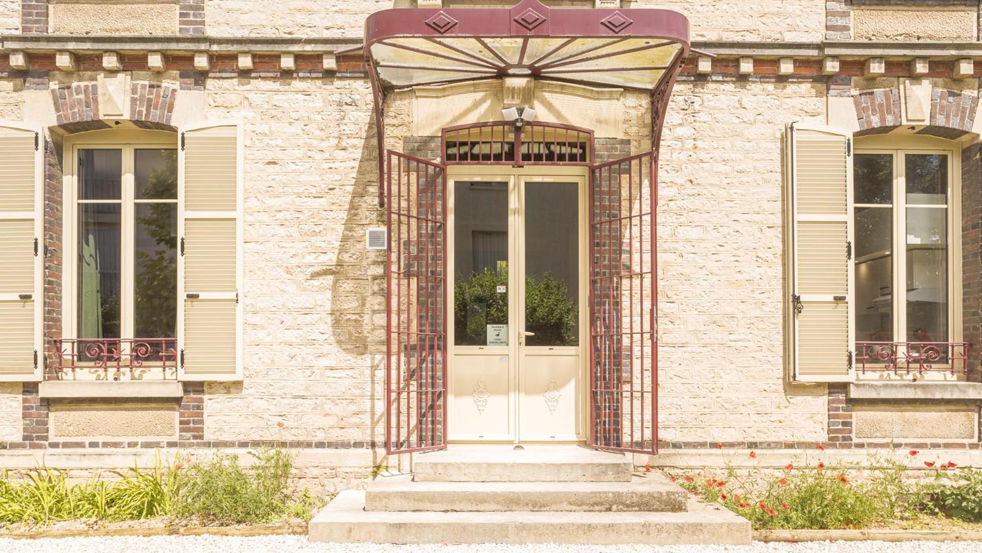 Bonappart 4 - Charme Napoleonien & Confort Troyes Exterior photo